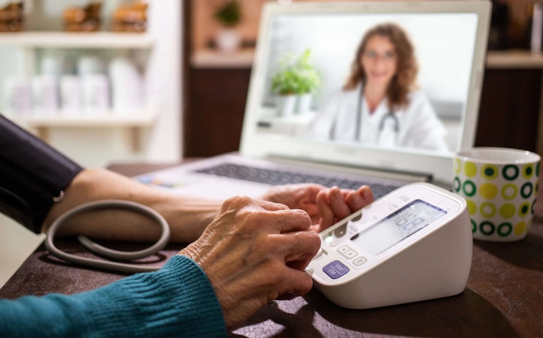 patient uses telehealth solution (1)